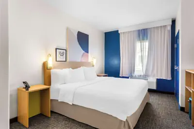 Photo 4 - Spark by Hilton Pearland