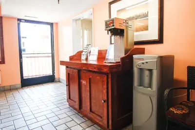 Photo 5 - Heritage Inn La Mesa