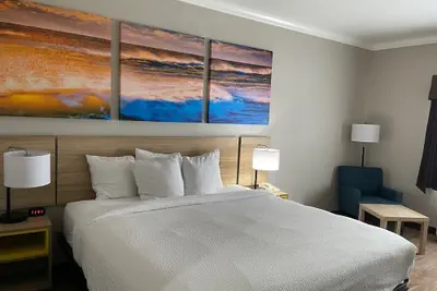 Photo 5 - Days Inn by Wyndham Rockdale Texas