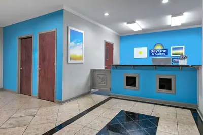 Photo 5 - Days Inn & Suites by Wyndham Cabot