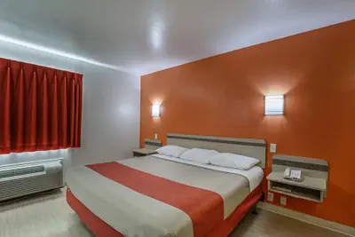 Photo 4 - Motel 6 Pasadena, TX