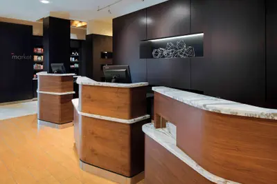 Photo 4 - Courtyard by Marriott Indianapolis Downtown