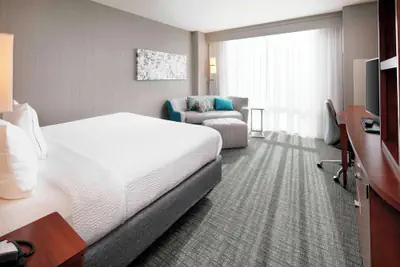 Photo 2 - Courtyard by Marriott Indianapolis Downtown