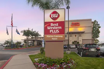 Photo 2 - Best Western Plus Marina Gateway Hotel