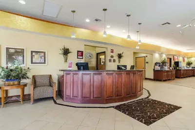 Photo 5 - Comfort Suites Salina South