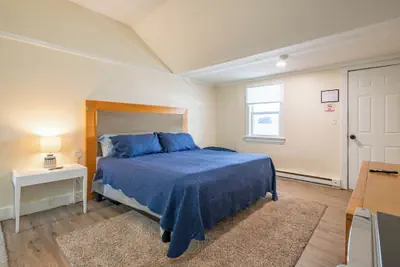 Photo 5 - Jonathan Edwards Motel