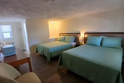 Photo 3 - Jonathan Edwards Motel