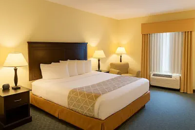 Photo 4 - Ambassador Inn and Suites Tuscaloosa