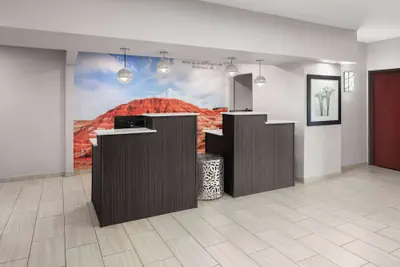 Photo 4 - La Quinta Inn & Suites by Wyndham Woodward