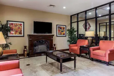 Photo 3 - Comfort Suites Waycross