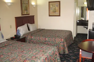 Photo 5 - Royal Inn Motel Long Beach