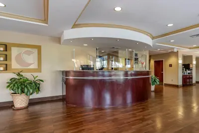 Photo 3 - Comfort Suites Biloxi - Ocean Springs