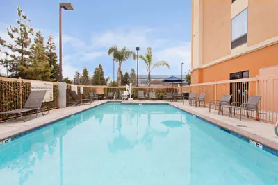 Photo 2 - Hampton Inn & Suites Clovis-Airport North