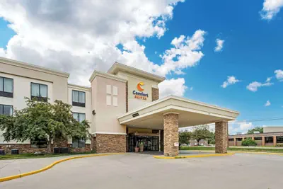 Photo 3 - Comfort Suites East Lincoln - Mall Area