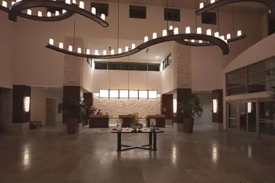 Photo 4 - Embassy Suites Palmdale