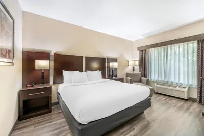 Photo 5 - Best Western Plus Eastgate Inn & Suites