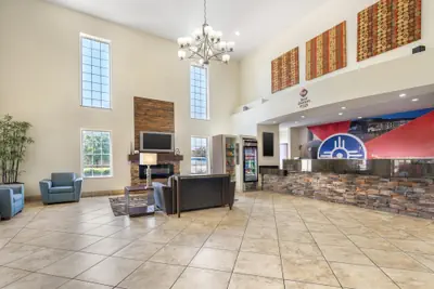 Photo 4 - Best Western Plus Eastgate Inn & Suites