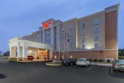 Photo 2 - Hampton Inn Richmond - South