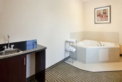 Photo 4 - Holiday Inn Express & Suites Guthrie North Edmond by IHG