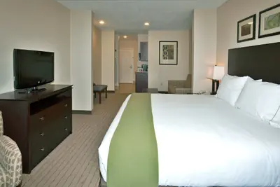 Photo 5 - Holiday Inn Express Hotel & Suites Grants - Milan by IHG