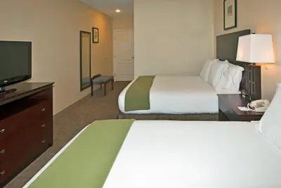 Photo 4 - Holiday Inn Express Hotel & Suites Grants - Milan by IHG