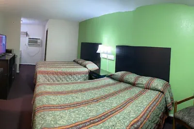 Photo 4 - Sunrise Inn