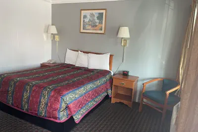 Photo 3 - Lark Motel
