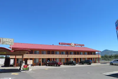 Photo 2 - Royal Crest Motel