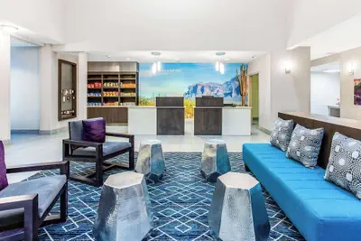 Photo 3 - La Quinta Inn & Suites by Wyndham Hillsboro