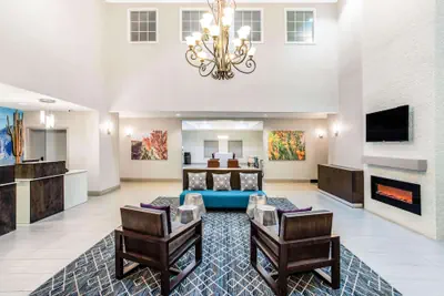 Photo 2 - La Quinta Inn & Suites by Wyndham Hillsboro