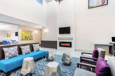 Photo 4 - La Quinta Inn & Suites by Wyndham Hillsboro