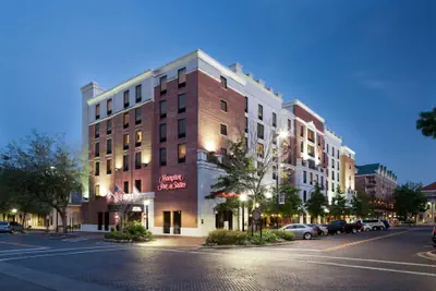 Photo 2 - Hampton Inn & Suites Gainesville-Downtown