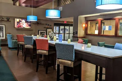 Photo 3 - Hampton Inn & Suites Jacksonville - Beach Blvd/Mayo Clinic