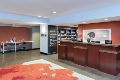 Photo 5 - Hampton Inn & Suites Marshalltown