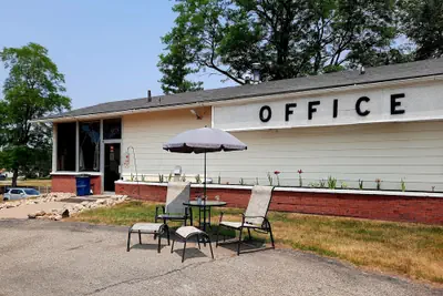 Photo 2 - Motel Reedsburg