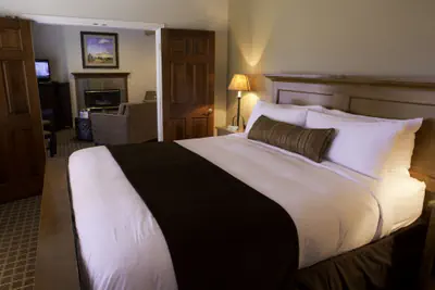 Photo 5 - Pine Ridge Inn