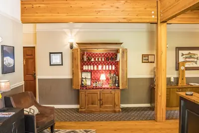 Photo 2 - Pine Ridge Inn