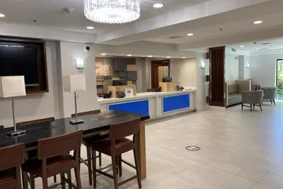 Photo 5 - Holiday Inn Express & Suites Woodland Hills by IHG