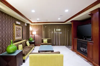 Photo 3 - Holiday Inn Express & Suites Woodland Hills by IHG