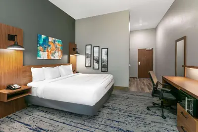 Photo 5 - La Quinta Inn & Suites by Wyndham Jacksonville TX