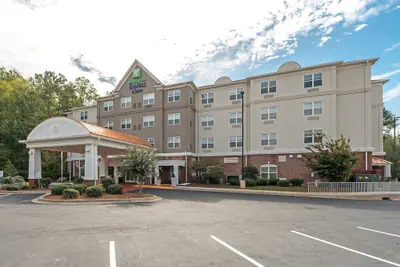 Photo 2 - Holiday Inn Express & Suites Lagrange I-85 by IHG