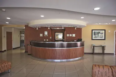 Photo 5 - La Quinta Inn & Suites by Wyndham Edmond