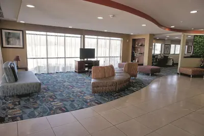 Photo 3 - La Quinta Inn & Suites by Wyndham Edmond