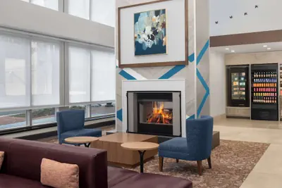Photo 3 - Hilton Garden Inn Bethesda Downtown