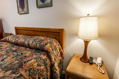 Photo 5 - Autzen Inn