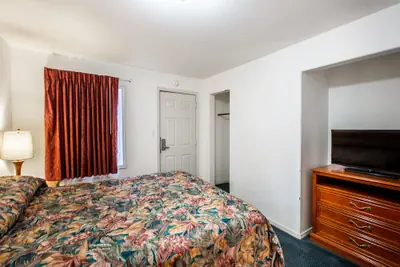 Photo 4 - Autzen Inn