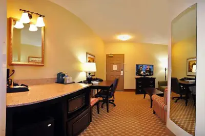 Photo 5 - Country Inn & Suites by Radisson, Conway, AR