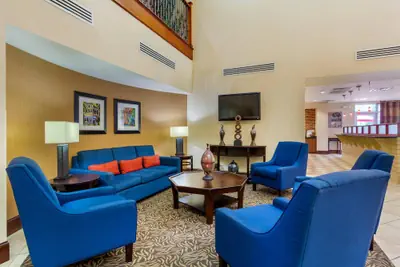 Photo 5 - Comfort Suites Charleston West Ashley