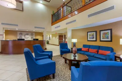 Photo 4 - Comfort Suites Charleston West Ashley