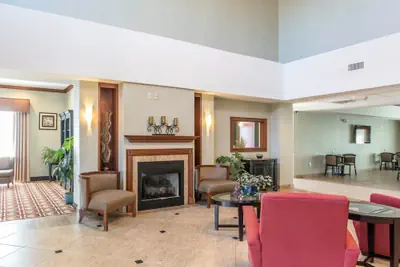 Photo 2 - Comfort Inn & Suites Madisonville